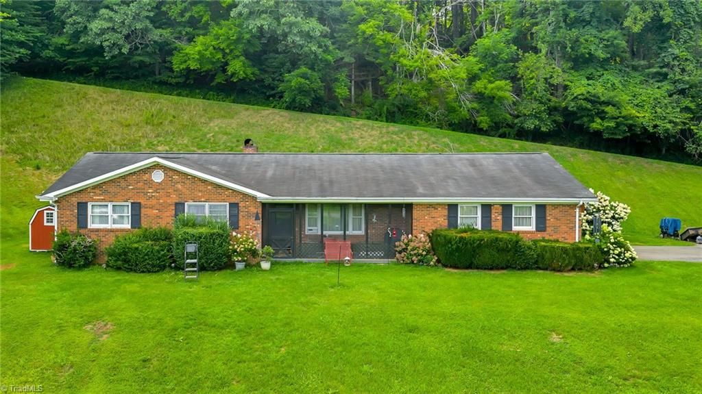 Photo of 2351 US Highway 221, Jefferson, NC 28640 (MLS # 1200246)
