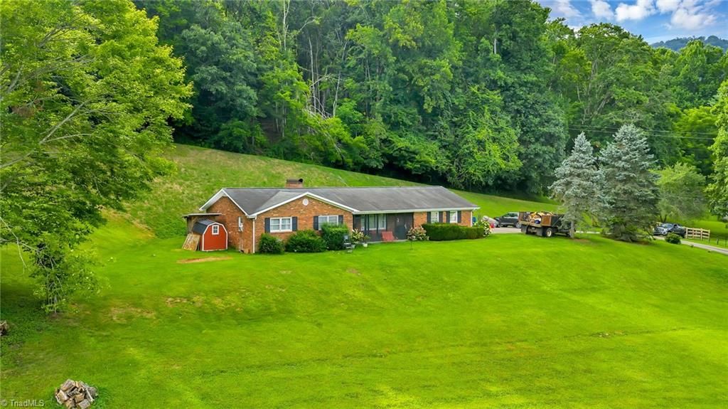 Photo of 2351 US Highway 221, Jefferson, NC 28640 (MLS # 1200246)