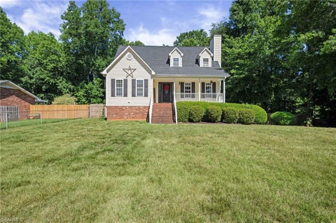 Homes For Sale - 4312 Cooper Road<br/> Winston-Salem, NC 27127