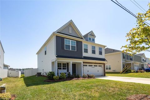 Homes For Sale - 4760 Bell West Drive<br/> Kernersville, NC 27284