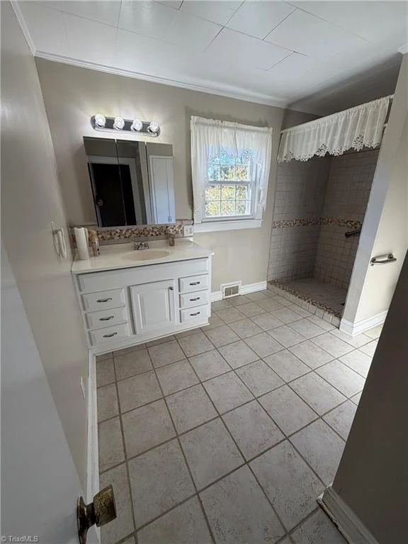 479 Governor Stokes Road, photo 3 of 19