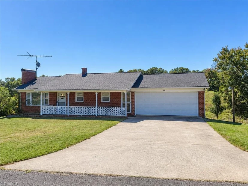 479 Governor Stokes Road, photo 1 of 19