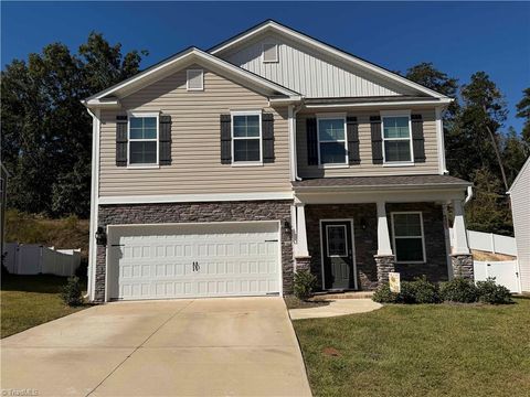 Homes For Sale - 2636 Titan Village Court<br/> Forsyth County, Clemmons, NC 27103