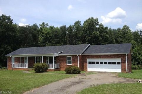 Homes For Sale - 4445 Mecum Road<br/> Forsyth County, Walkertown, NC 27051