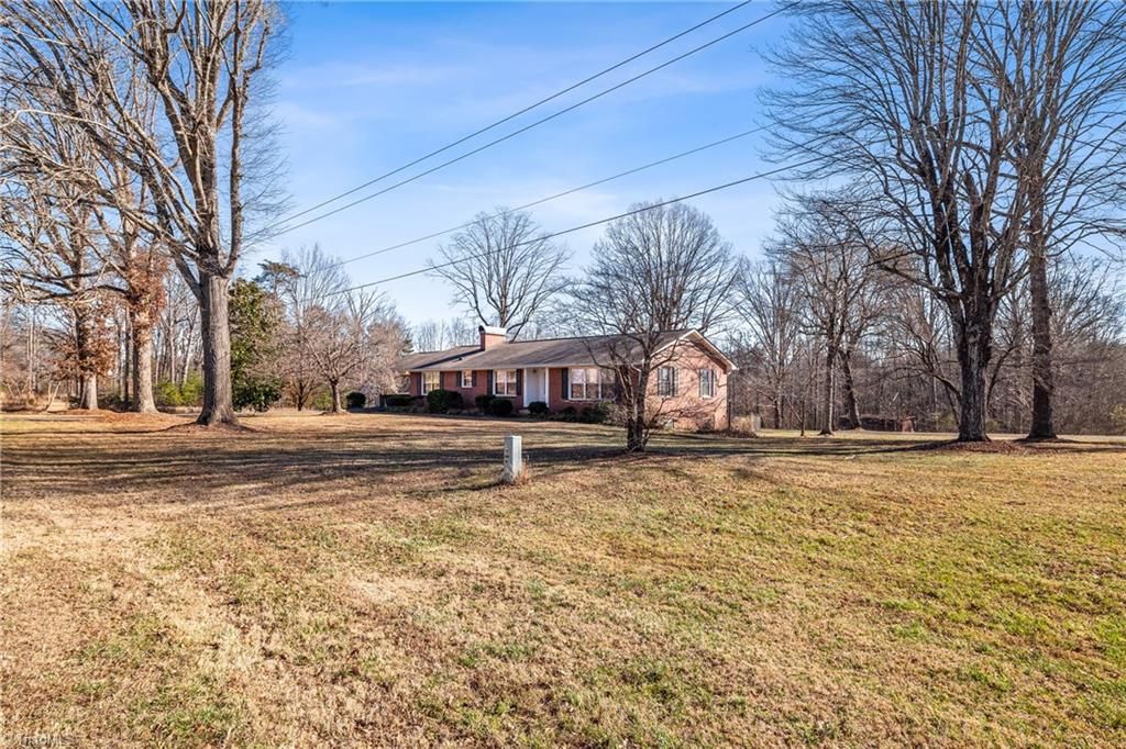 Photo of 6356 Skylark Road, Pfafftown, NC 27040 (MLS # 1207234)