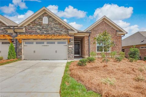 Townhouse For Sale - 1041 Bonanza Lane<br/> Mebane, NC 27302