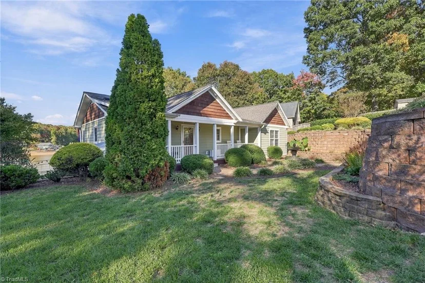 1332 Lake Drive 9, photo 1 of 37
