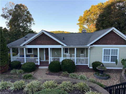 Photo of 1332 Lake Drive 9, Lexington, NC 27292 (MLS # 1239518)