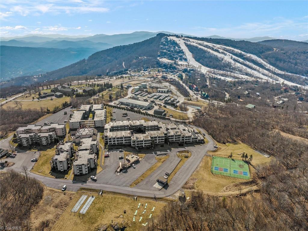 301 Pinnacle Inn Road #1215, Beech Mountain, North Carolina image 2