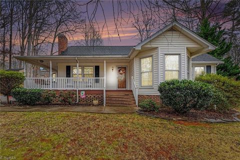 Homes For Sale - 108 Weaver Street<br/> Randleman, NC 27317