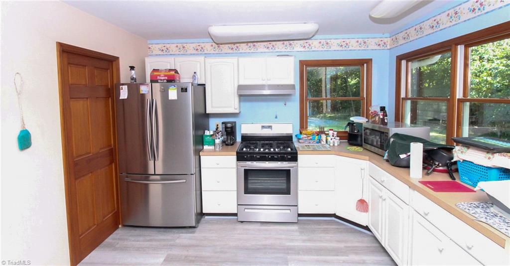 1125 Apple Blossom Lane, Westfield, North Carolina image 6
