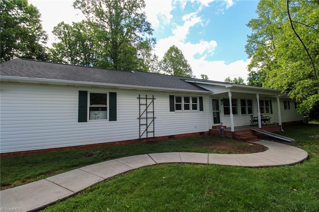 1125 Apple Blossom Lane, Westfield, North Carolina image 2