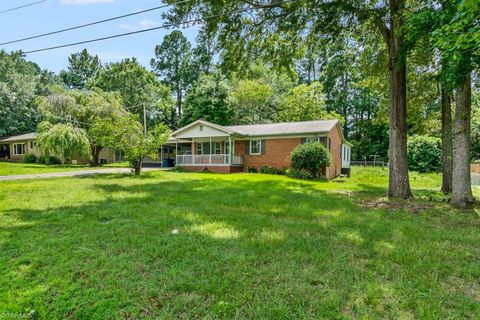 Photo for 131 Barwood Terrace