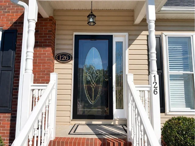 126 Glen Oaks Drive, photo 5 of 50