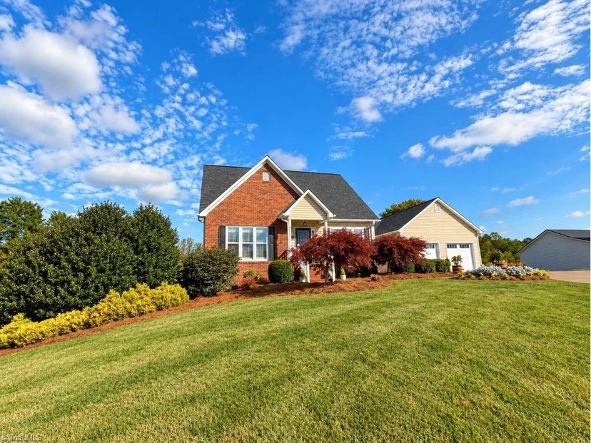 126 Glen Oaks Drive, photo 1 of 50
