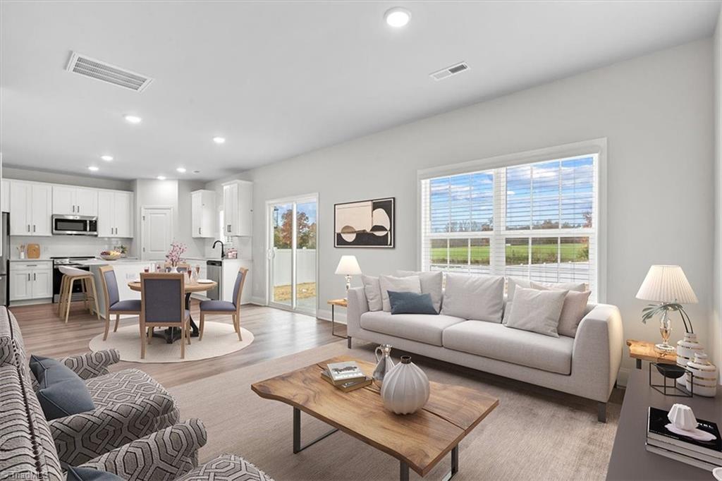 East Bend, North Carolina 27018, United States, 4 Bedrooms Bedrooms, ,3 BathroomsBathrooms,Residential,Active,131140