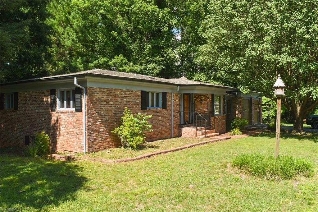 Photo of 2575 Country Club Road, Wilkesboro, NC 28697 (MLS # 1225277)