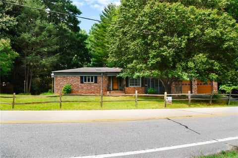 Homes For Sale - 2575 Country Club Road<br/> Wilkesboro, NC 28697