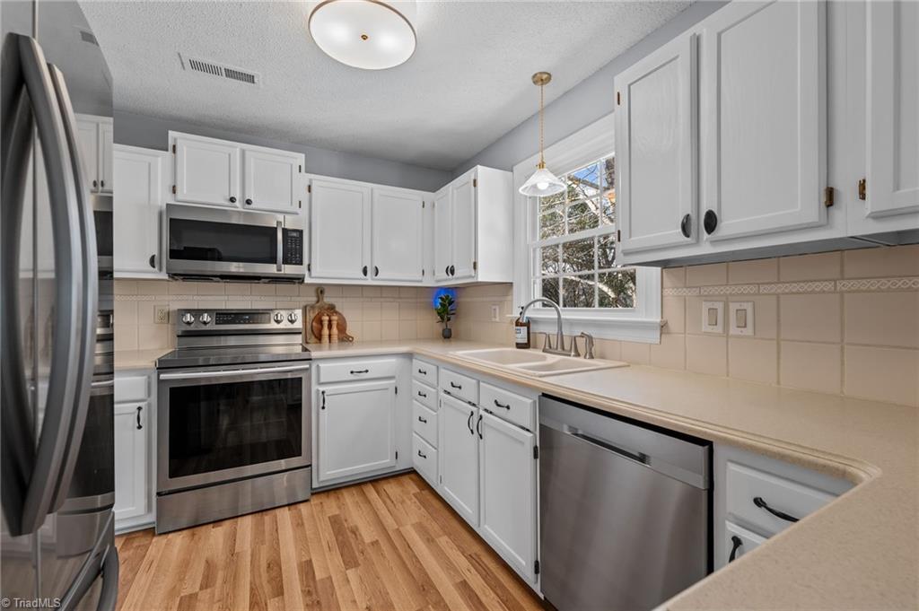 5604 Cedar Bluff Court