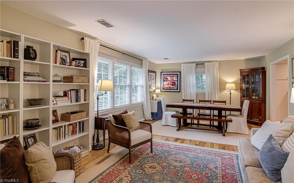 Winston-Salem, North Carolina 27104, United States, 3 Bedrooms Bedrooms, ,2 BathroomsBathrooms,Residential,Pending,143142