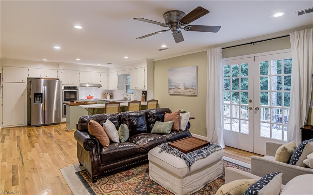 Winston-Salem, North Carolina 27104, United States, 3 Bedrooms Bedrooms, ,2 BathroomsBathrooms,Residential,Pending,143142