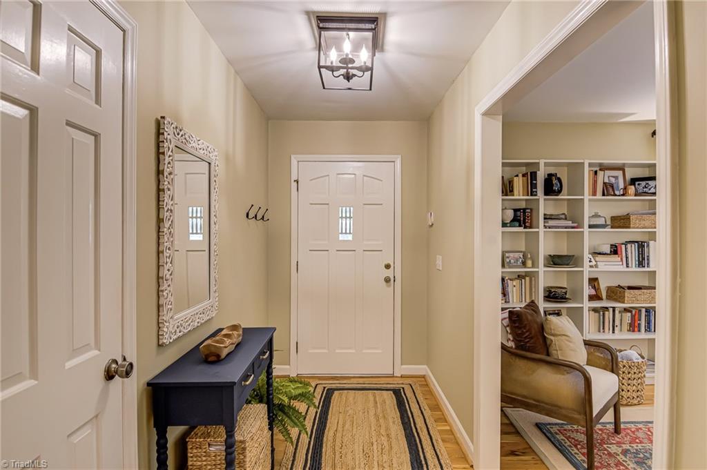 Winston-Salem, North Carolina 27104, United States, 3 Bedrooms Bedrooms, ,2 BathroomsBathrooms,Residential,Pending,143142