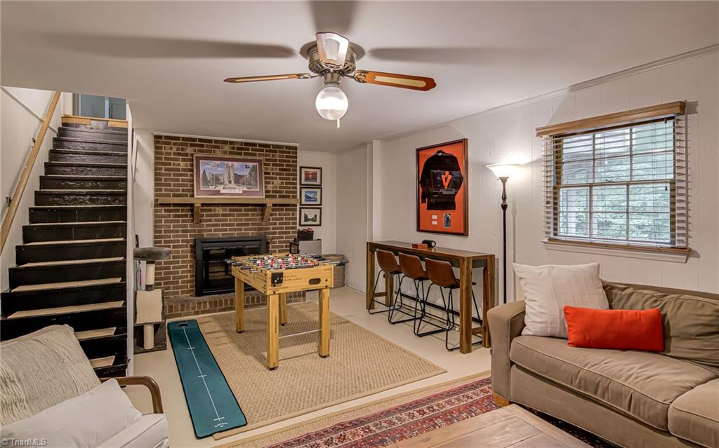 Winston-Salem, North Carolina 27104, United States, 3 Bedrooms Bedrooms, ,2 BathroomsBathrooms,Residential,Pending,143142