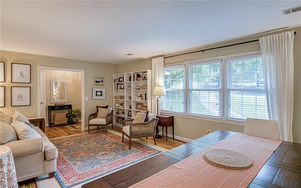 Winston-Salem, North Carolina 27104, United States, 3 Bedrooms Bedrooms, ,2 BathroomsBathrooms,Residential,Pending,143142