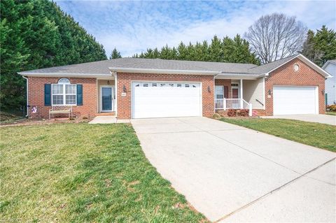 401 Peace Rollins Court Kernersville NC 27284