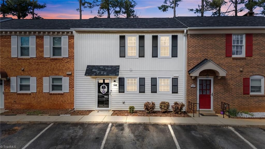 Photo of 146 Charlestowne Circle, Winston-Salem, NC 27103 (MLS # 1212633)