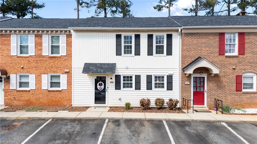 Photo of 146 Charlestowne Circle, Winston-Salem, NC 27103 (MLS # 1212633)