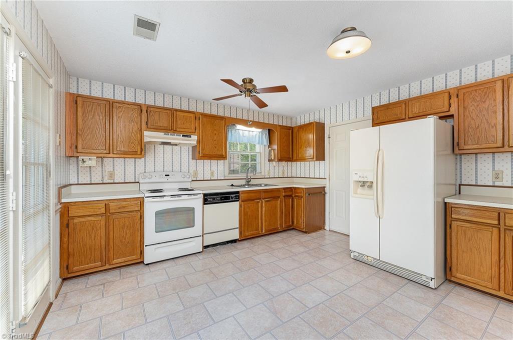 1305 Glen Raven Court, Greensboro, North Carolina image 6