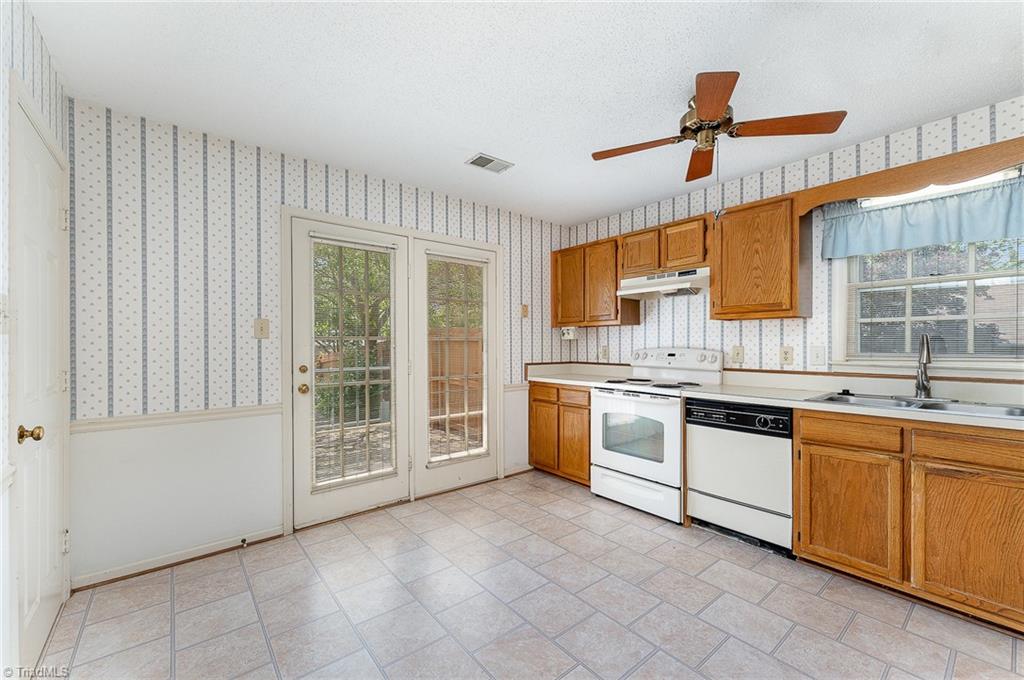 1305 Glen Raven Court, Greensboro, North Carolina image 7