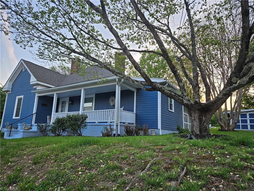 322 W Church Street, Mount Airy, North Carolina image 2