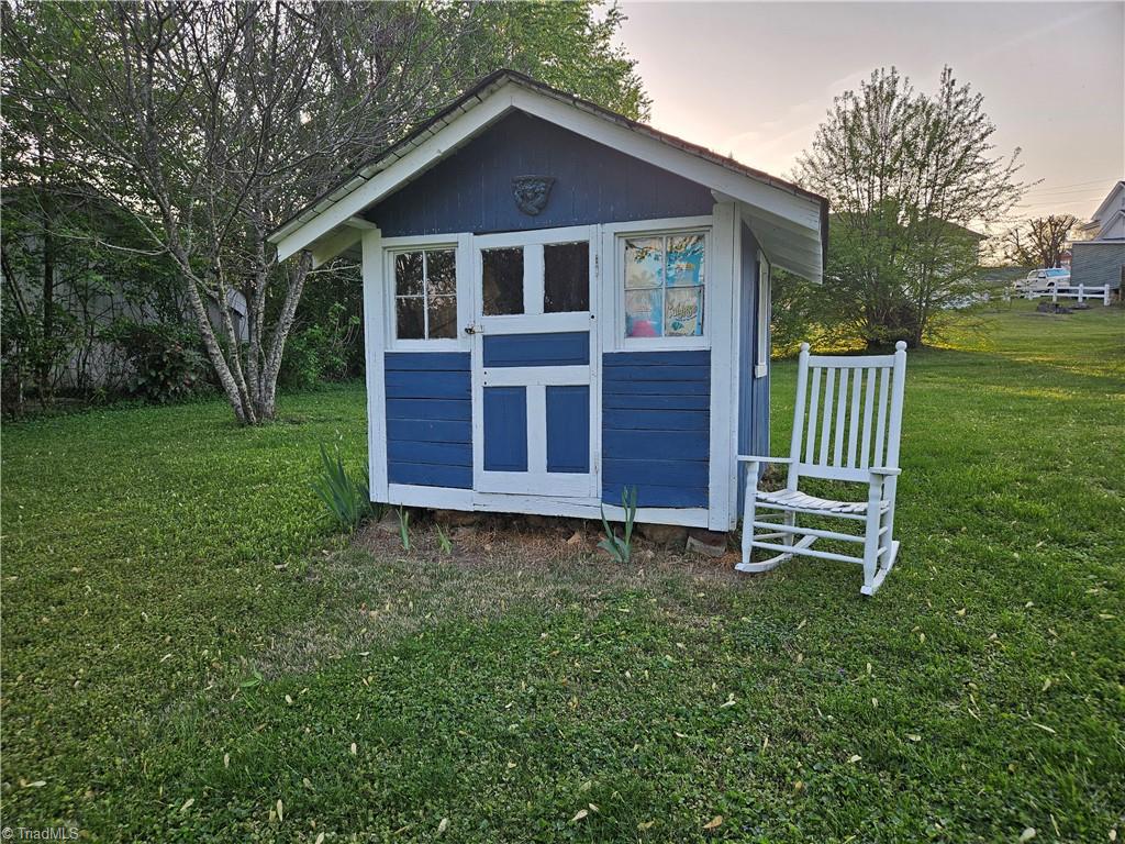 322 W Church Street, Mount Airy, North Carolina image 40
