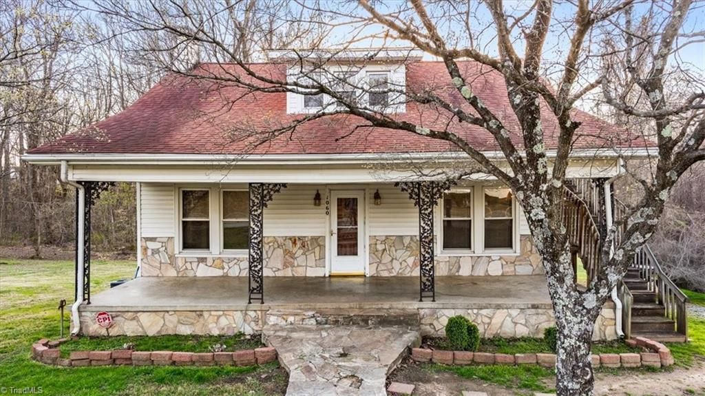 Photo of 1060 N Scales Street, Reidsville, NC 27320 (MLS # 1212529)