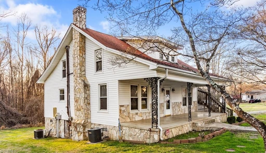 Photo of 1060 N Scales Street, Reidsville, NC 27320 (MLS # 1212529)