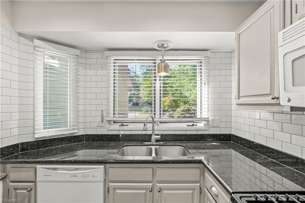 442 Chester Woods Court, High Point, North Carolina image 6