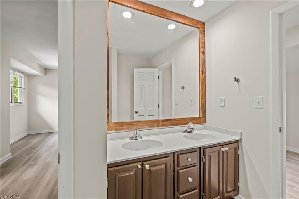 442 Chester Woods Court, High Point, North Carolina image 17