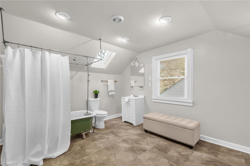 Greensboro, North Carolina 27403, United States, 4 Bedrooms Bedrooms, ,2 BathroomsBathrooms,Residential,Active,235086