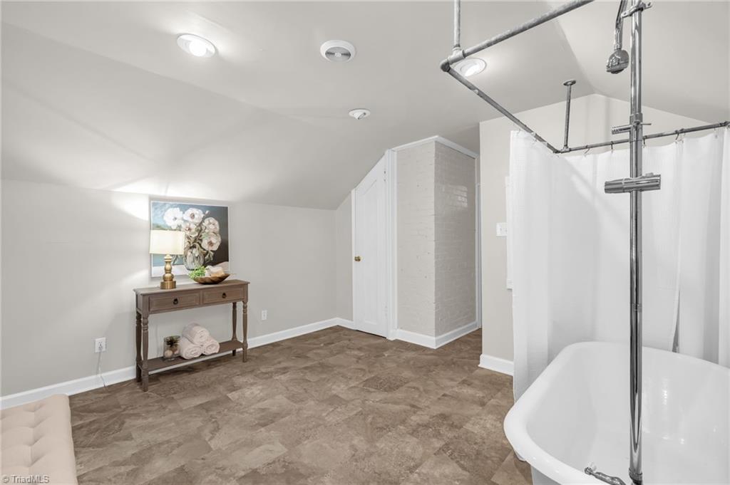 Greensboro, North Carolina 27403, United States, 4 Bedrooms Bedrooms, ,2 BathroomsBathrooms,Residential,Active,235086