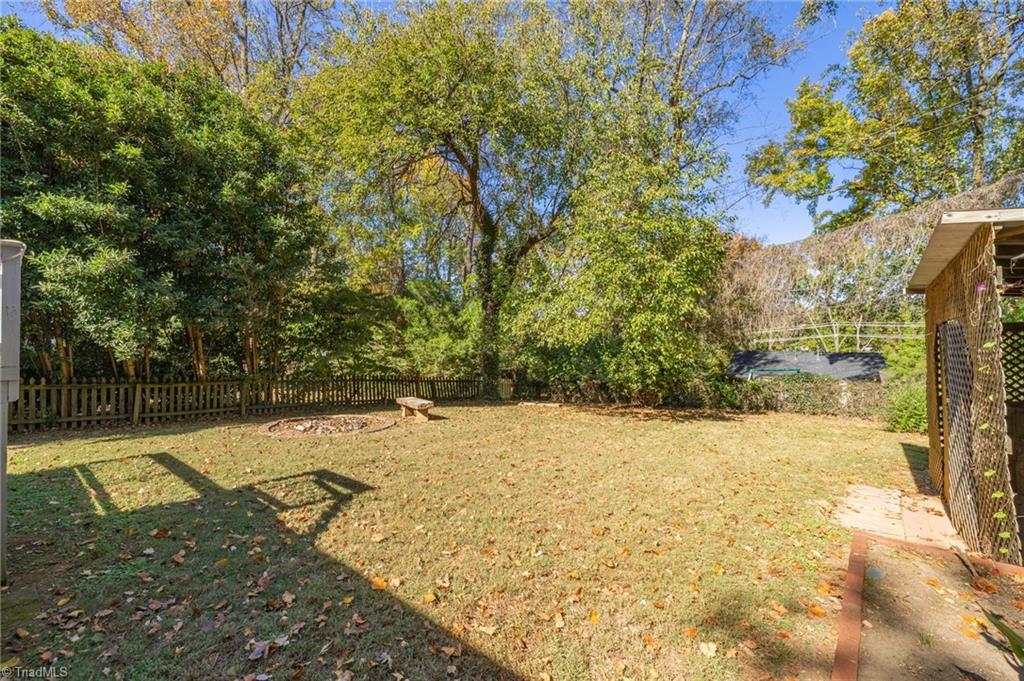 Greensboro, North Carolina 27403, United States, 4 Bedrooms Bedrooms, ,2 BathroomsBathrooms,Residential,Active,235086