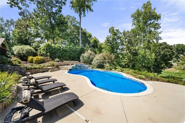 122 Salem Village Court, photo 2 of 49