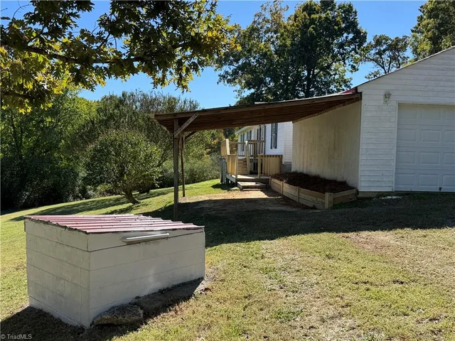 302 Queens Way, photo 3 of 48