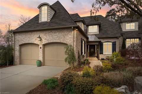 Townhouse For Sale - 37 Creswell Court<br/> Guilford County, Greensboro, NC 27407