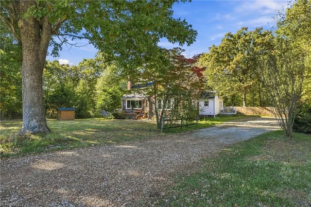 6579 Bethel Church Road, photo 5 of 47