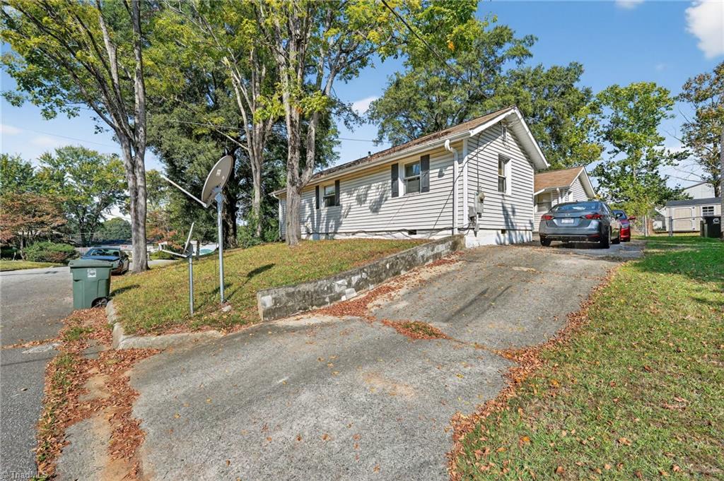 3228 Yanceyville Street