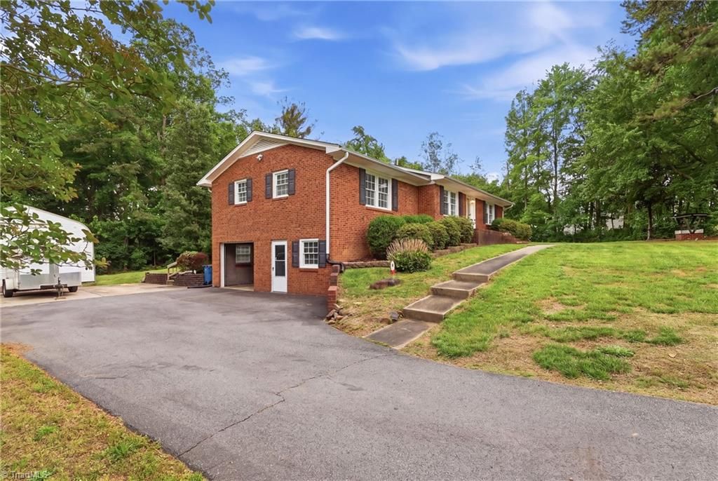 Photo of 3415 Longview Drive, Archdale, NC 27263 (MLS # 1219271)