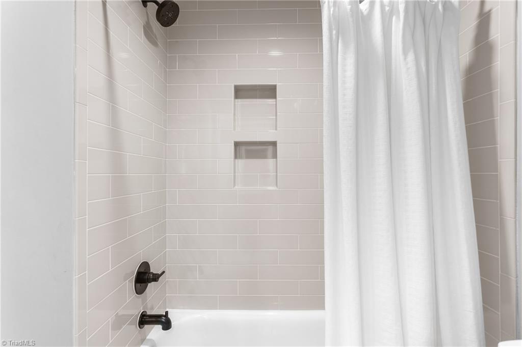 306 W Greenway Drive, Greensboro, North Carolina image 38
