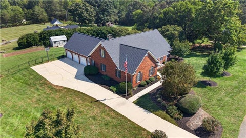 Homes For Sale - 117 Pinnix Drive<br/> Lexington, NC 27295